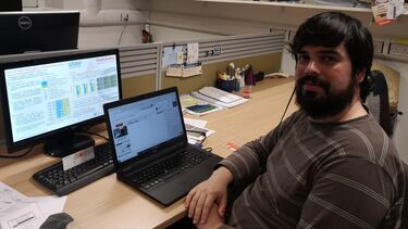 Spinner fellow José Rodrigues presenting his virtual poster.
