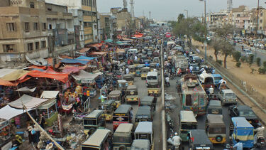 GettyImages-1024287234_Heavy traffic