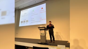 Shengda Hou presenting