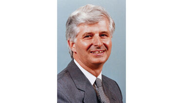 Emeritus Professor Ian Robert Dunsmore smiling at the camera.