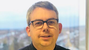 Matthew McGregor head and shoulders