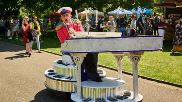 Elton Wrong at May Fayre