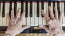 Hands on the piano 