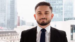 Management alumnus Dale Riahi